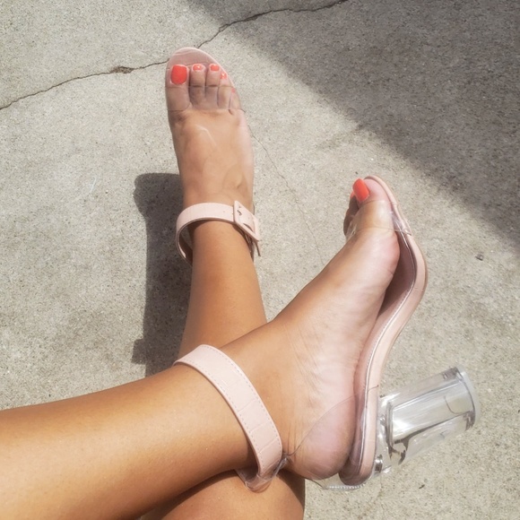 🚨//The Heidi// Clear Strap perspex Heel - Picture 5 of 7